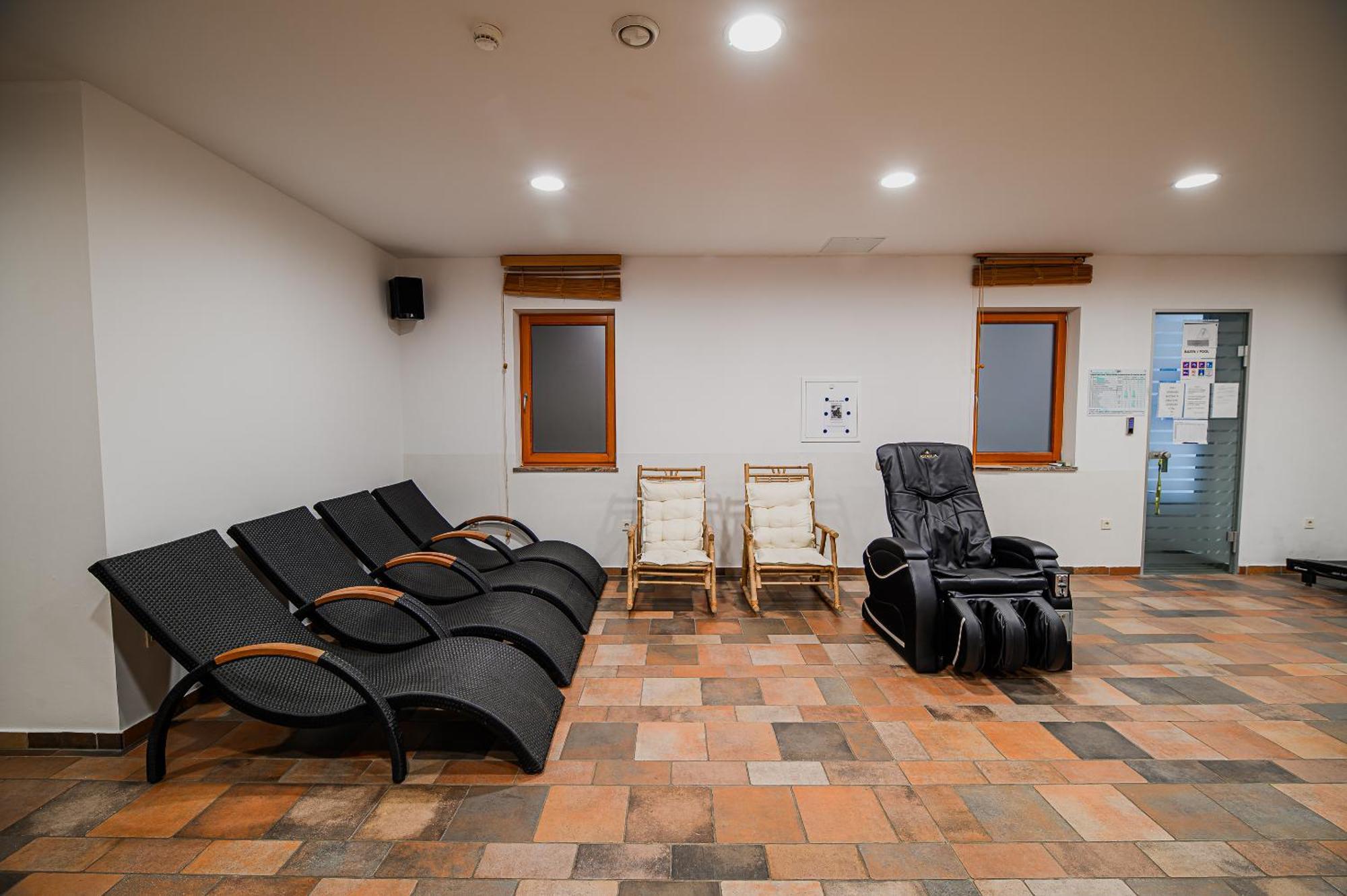 Apartments Maleric With Indoor Pool And Wellness Dragatuš Eksteriør billede