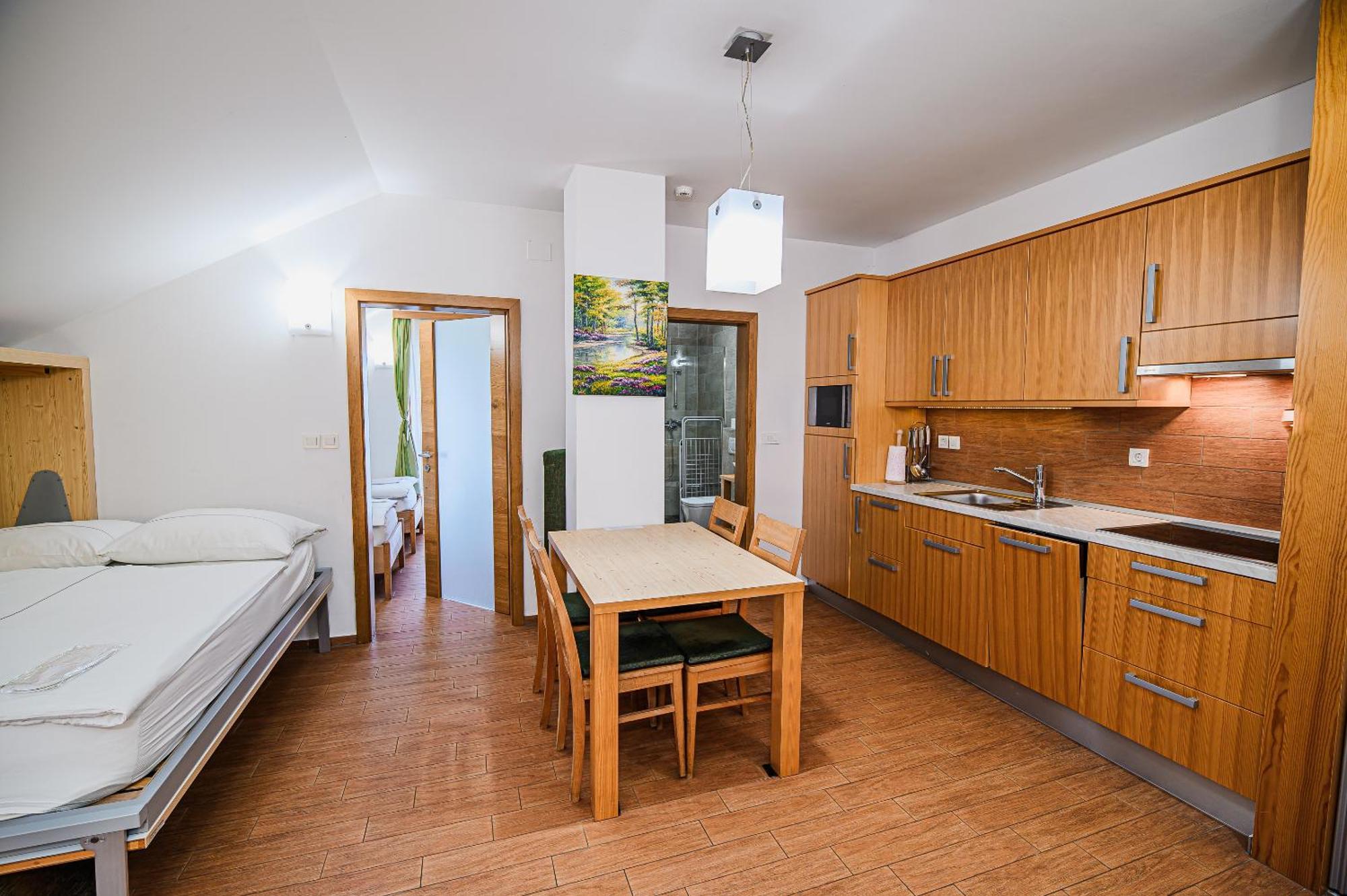 Apartments Maleric With Indoor Pool And Wellness Dragatuš Værelse billede