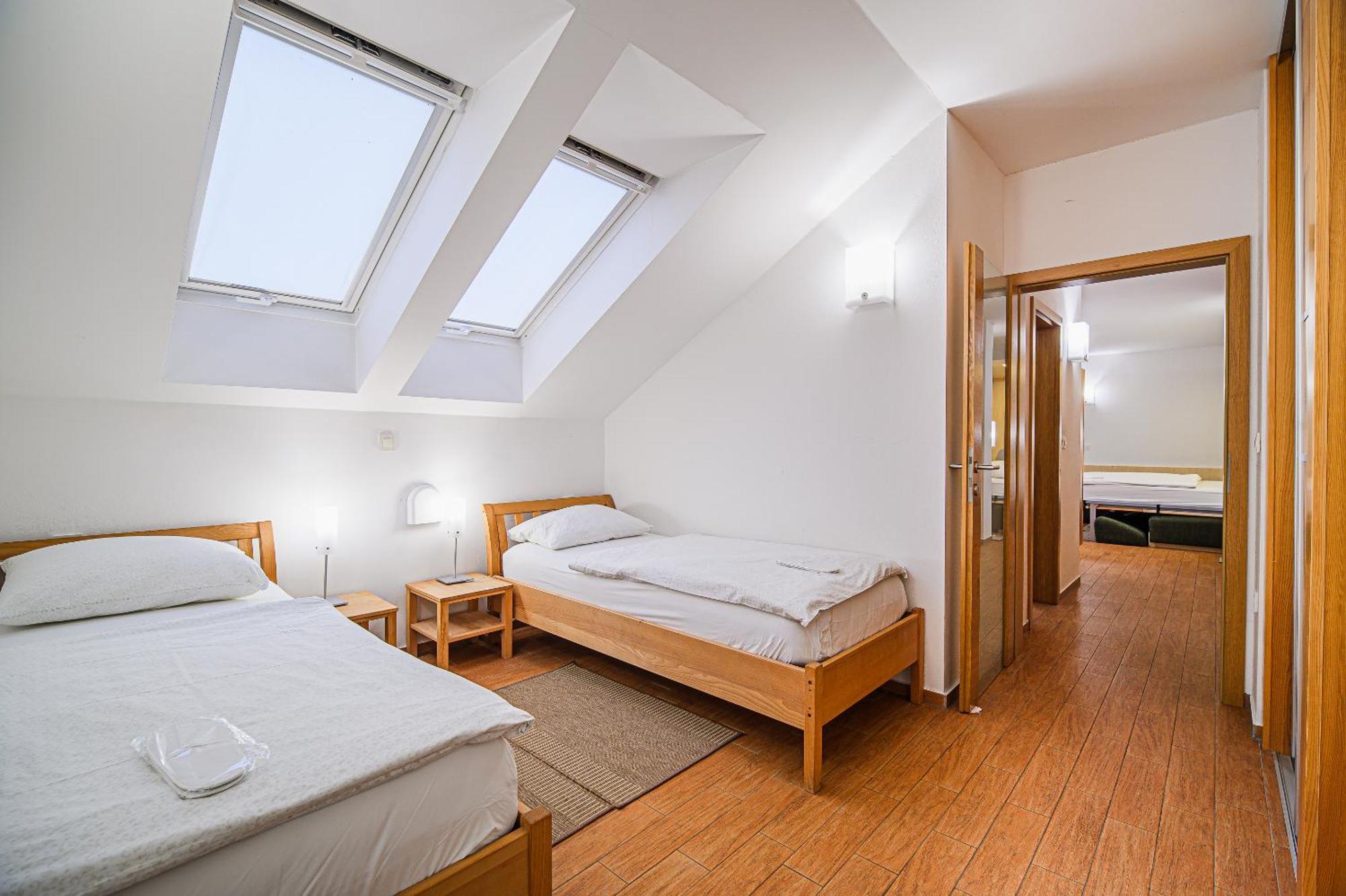 Apartments Maleric With Indoor Pool And Wellness Dragatuš Værelse billede