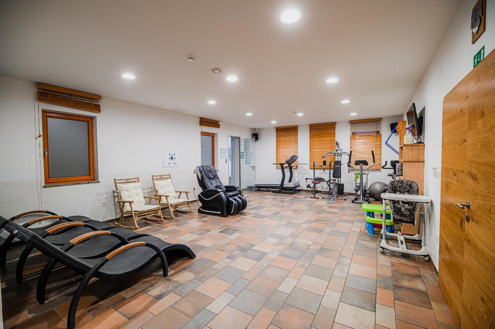 Apartments Maleric With Indoor Pool And Wellness Dragatuš Eksteriør billede