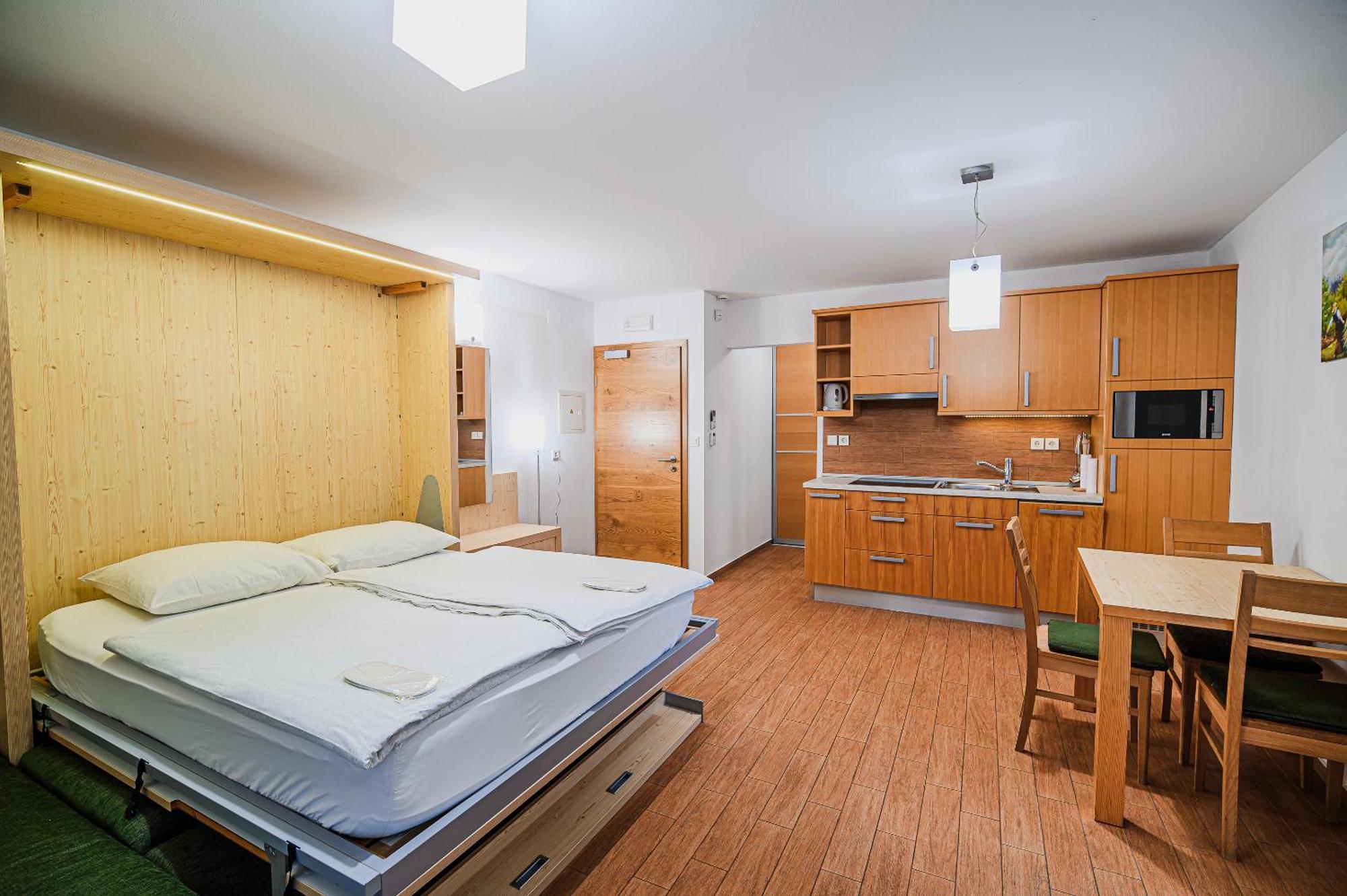 Apartments Maleric With Indoor Pool And Wellness Dragatuš Eksteriør billede